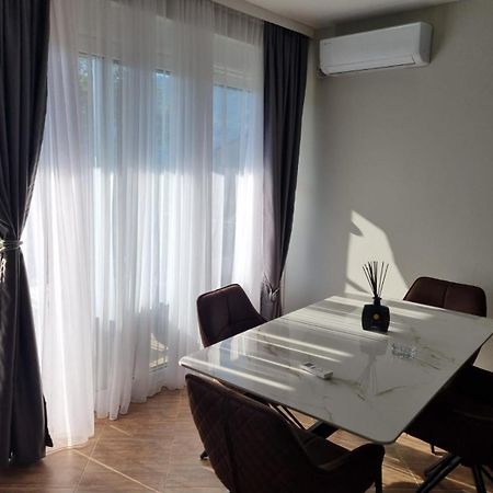 Apartments Luka Kotor Bagian luar foto