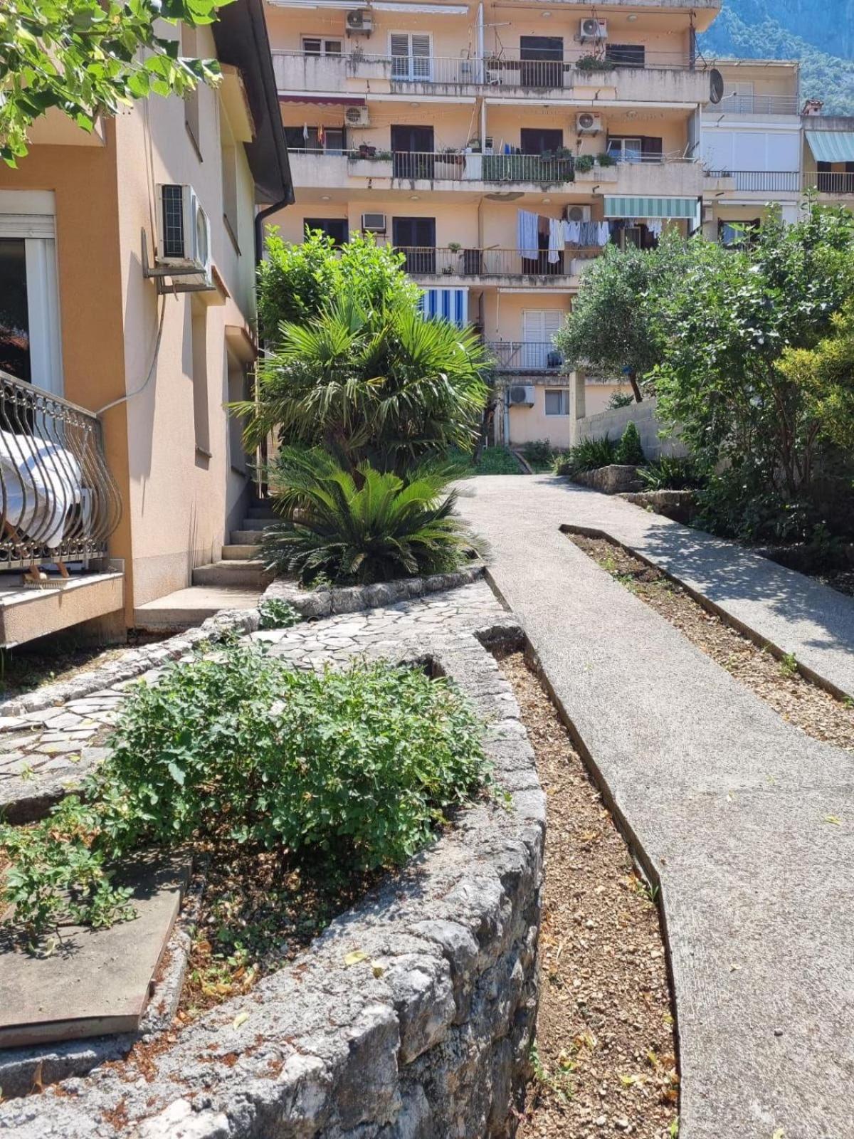 Apartments Luka Kotor Bagian luar foto